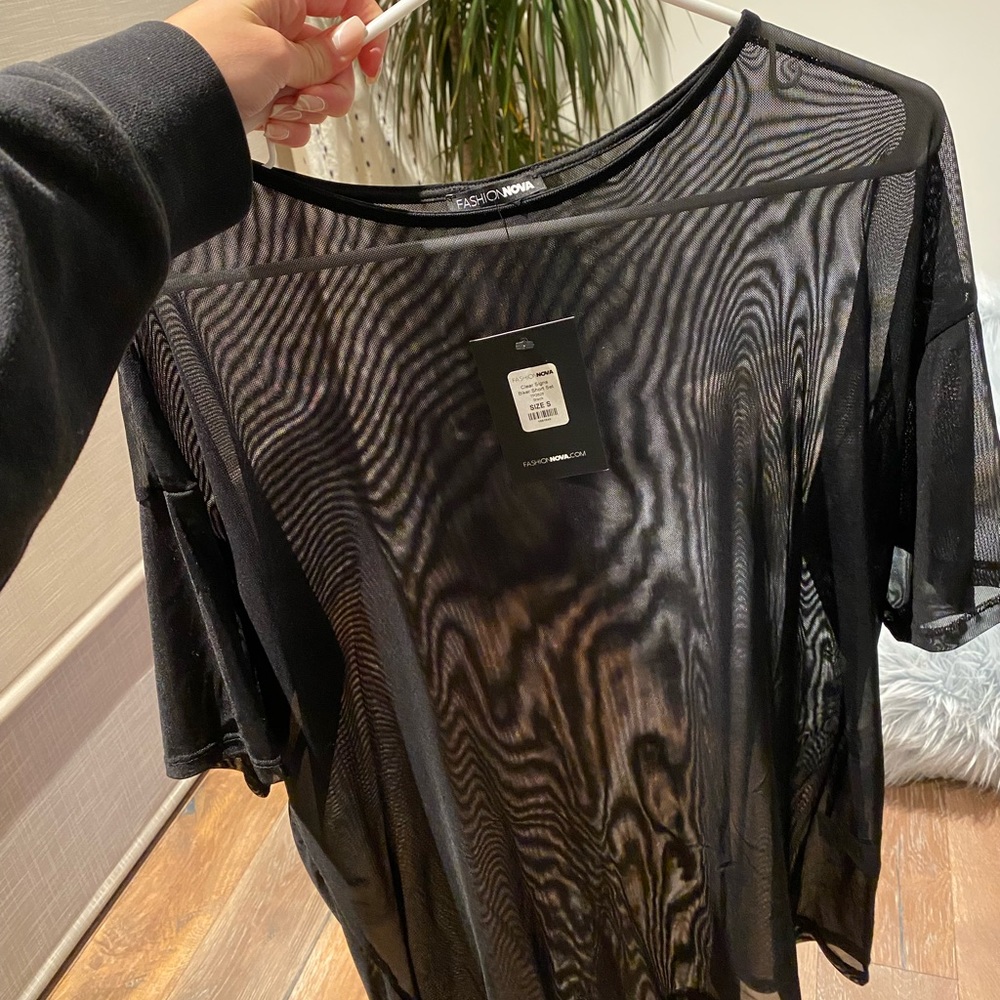 FashionNova Oversized Black Mesh T-shirt. Size small. Black. - Picture 3 of 3